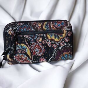 Vera Bradley Zip Around Clutch Bi-Fold Wallet